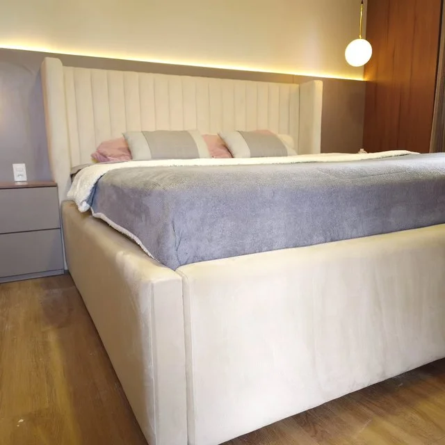 Cabeceira estofada em quarto planejado